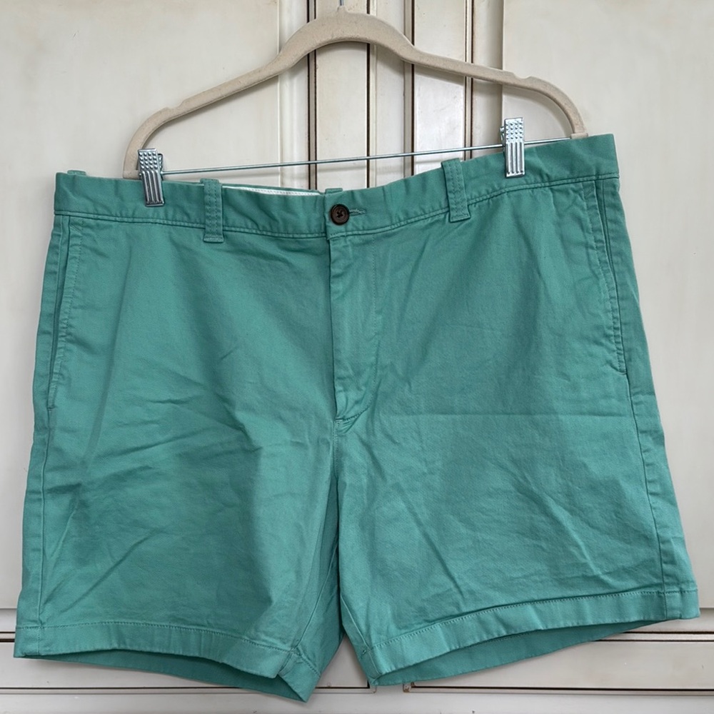 J. Crew Green Flat Front Men Shorts Size 40